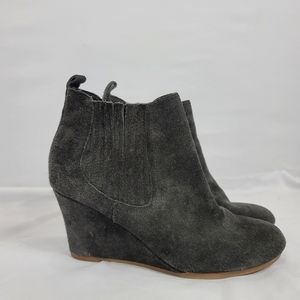 DV Dolce Vita Wedge Booties Suede Boots Sz 7.5